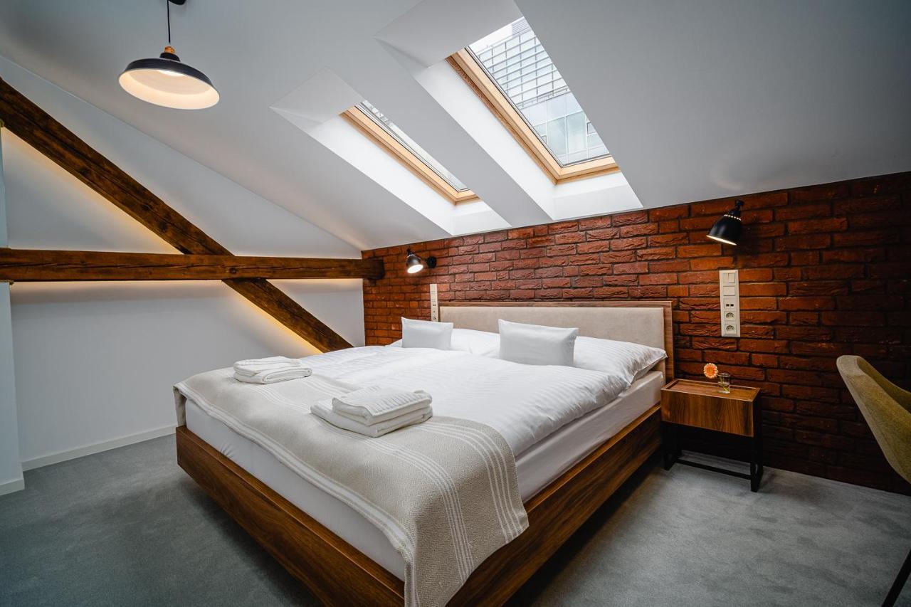 Garni Hotel Dock 브라티슬라바 외부 사진