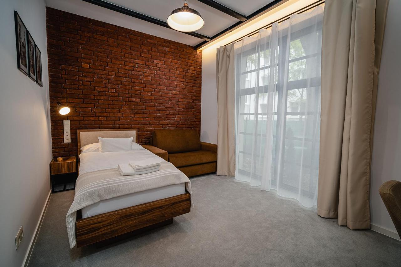 Garni Hotel Dock 브라티슬라바 외부 사진