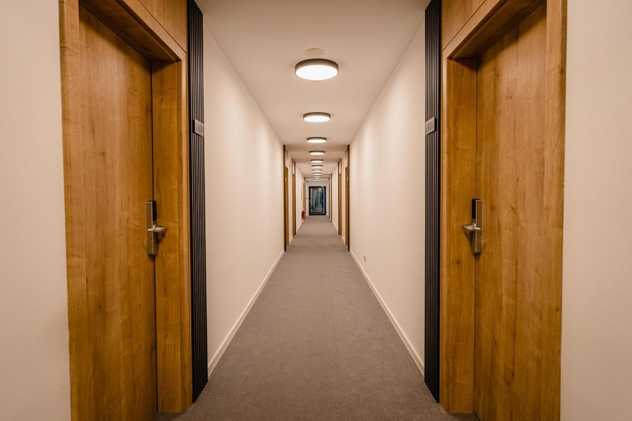 Garni Hotel Dock 브라티슬라바 외부 사진