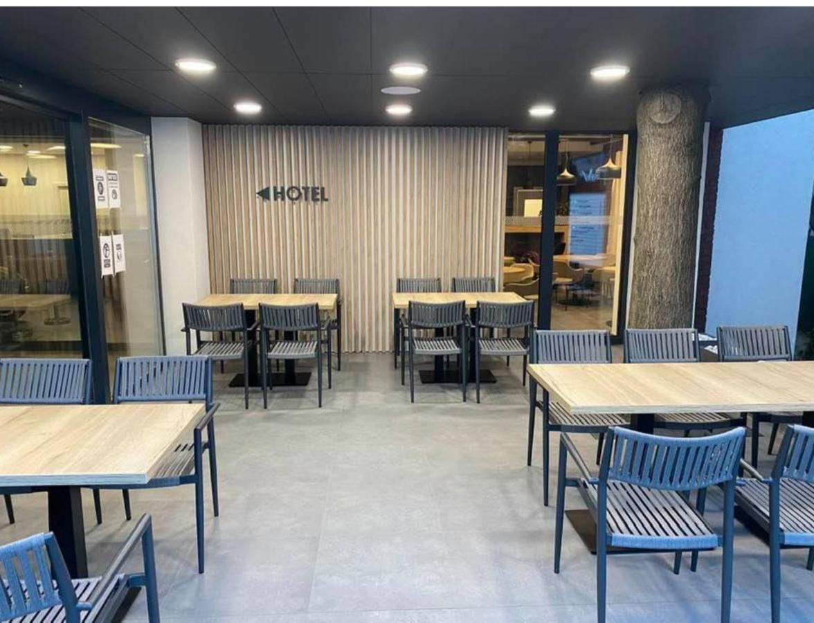 Garni Hotel Dock 브라티슬라바 외부 사진
