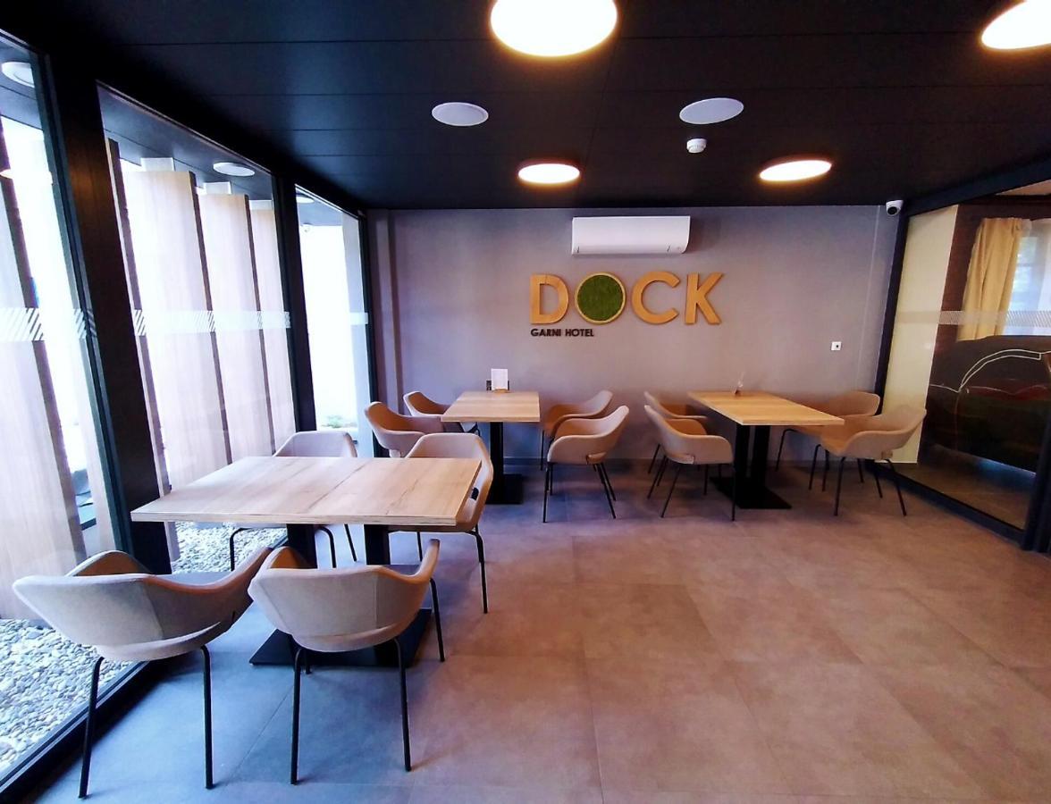 Garni Hotel Dock 브라티슬라바 외부 사진