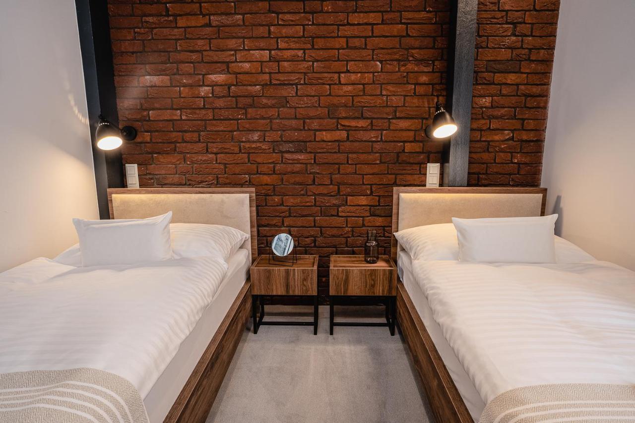 Garni Hotel Dock 브라티슬라바 외부 사진